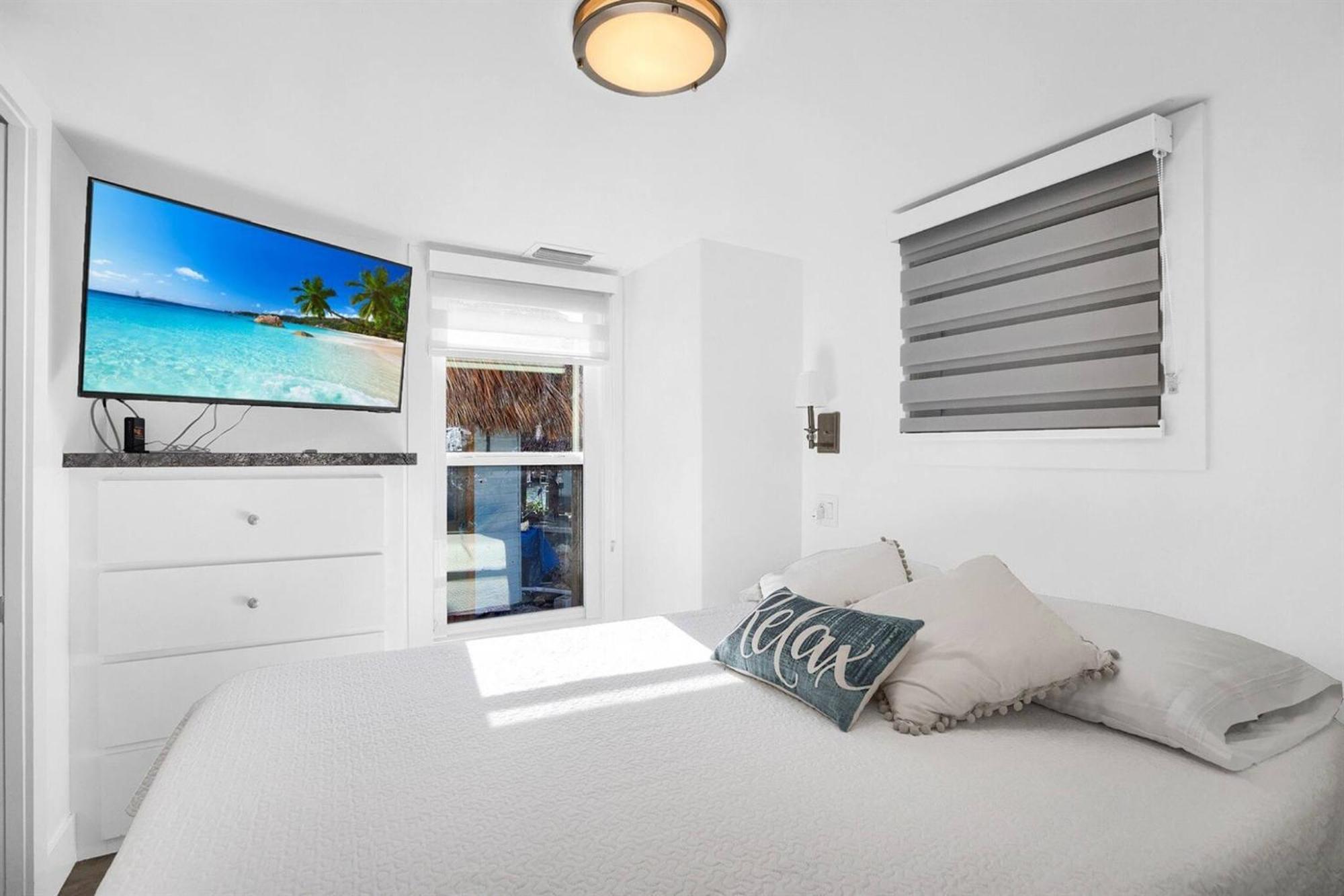 Tiny Home On Waterfront, Bay Views, Deck, Pool Jewfish 客房 照片