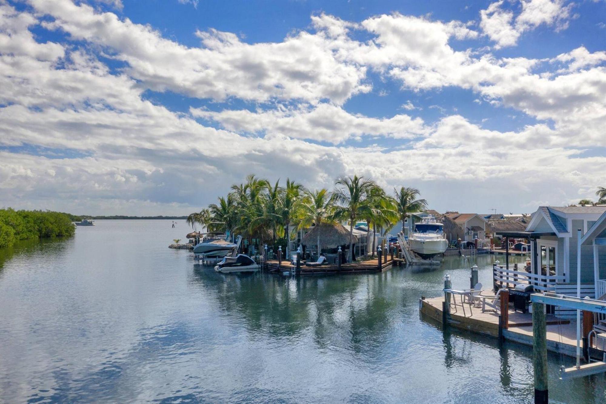 Tiny Home On Waterfront, Bay Views, Deck, Pool Jewfish 客房 照片